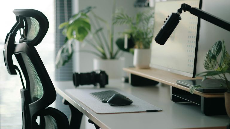 How to Choose an Ergonomic Office Chair: The Complete UK Buyer's Guide